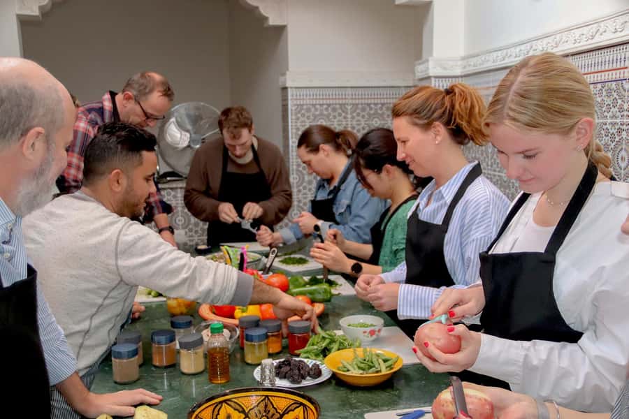 Marrakesh: Moroccan Dishes Cooking Class with a Local Chef - Who should book this class?