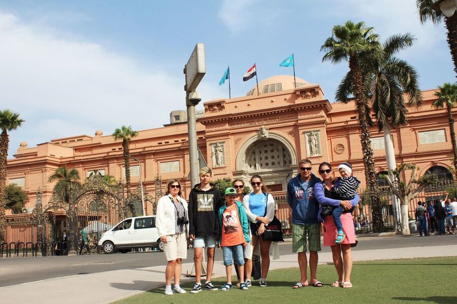 Marsa Alam: Ancient Cairo & Giza Pyramids Day Trip by Plane - Meeting your Egyptologist in Cairo