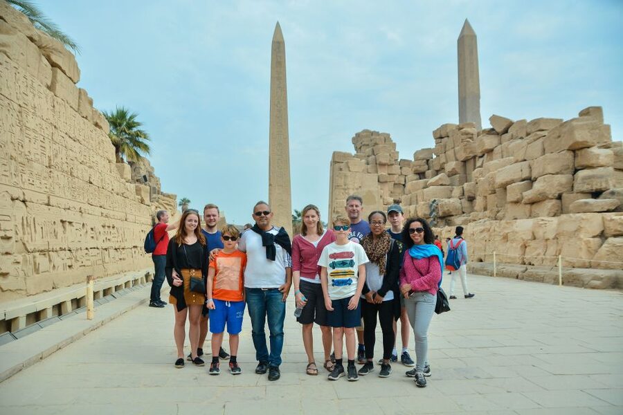 Marsa Alam: Valley of the Kings & Karnak Temples Luxor Tour - Shopping for oils, scarves, and souvenirs