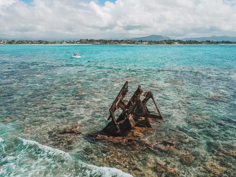 Mauritius: Full-Day Speedboat Tour to Ile aux Cerfs & BBQ - Snorkeling over the southeast reef