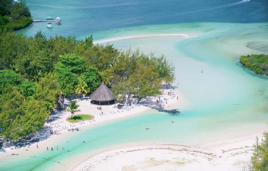 Mauritius: Ile aux Cerfs Boat Tour with BBQ Lunch and Drinks - A fast start from Trou D’eau Douce