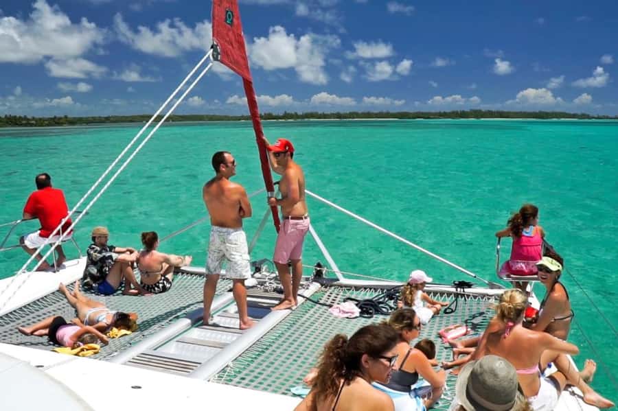 Mauritius: Ile Aux Cerfs Catamaran Trip w/ Lunch & Transfer - Ile aux Cerfs: beautiful beaches, limited time