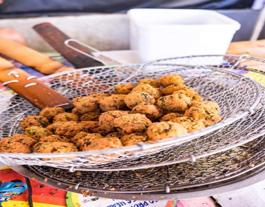 Mauritius: Port Louis Street Food Walking Tour - The central market and the first taste of Mauritian street food