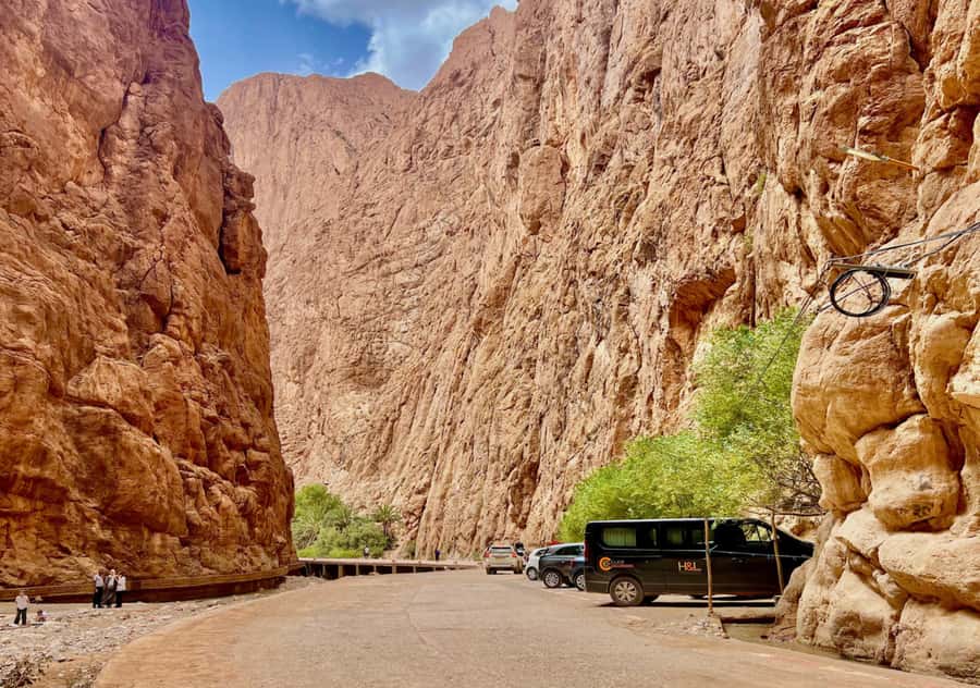 Merzouga Desert: 3-Day Desert Tour from Marrakech - Day two: Todra Gorges, oases, and the road to Merzouga