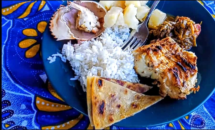 Mombasa: Kisite Park Private Cruise with Breakfast and Lunch - The Kisite sandbank and a pause in the water