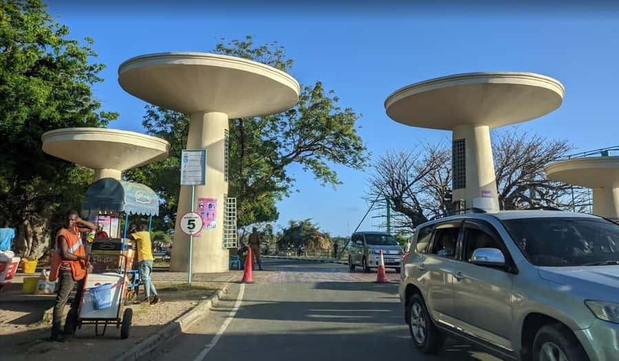 Mombasa: Tusks, Fort Jesus, Old Town, Beach and City Tour - Key points at a glance