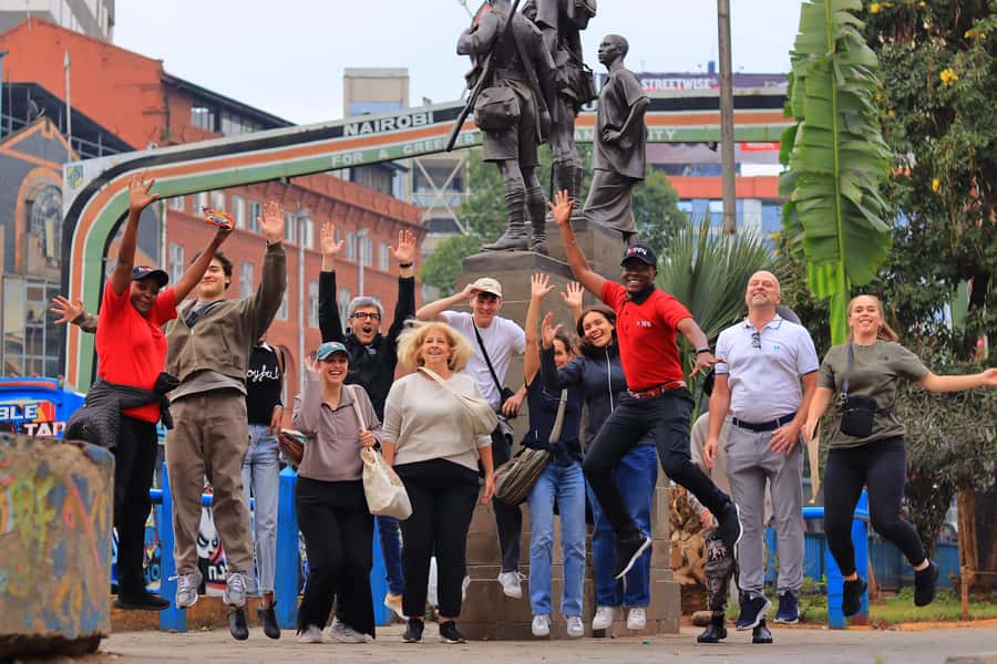 Nairobi: Historic and Modern Highlights Walking Tour - Coffee and Swahili lessons at the halfway point