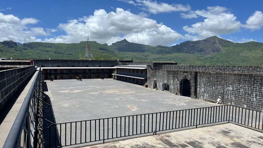 Port Louis Market, Botanical Garden -Northern Mauritius Tour - Mont Choisy, Pereybere, and the limits of a beach stop