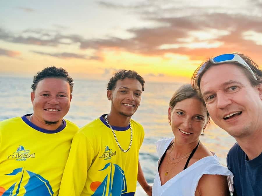 Praslin: Curieuse & St-Pierre Boat Adventure with Snorkeling - Meeting the giant tortoises at Laraie Bay