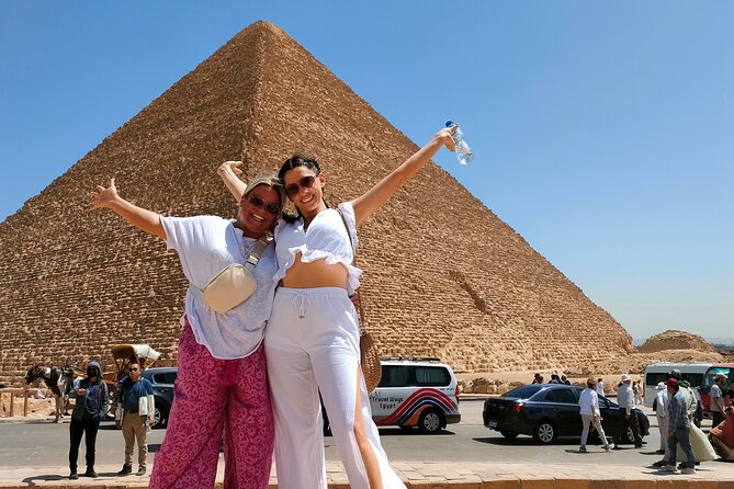 PRIVATE ALL INCLUSIVE Giza Pyramids,Sphinx,Camel&Inside Pyramid - How the guide affects the experience