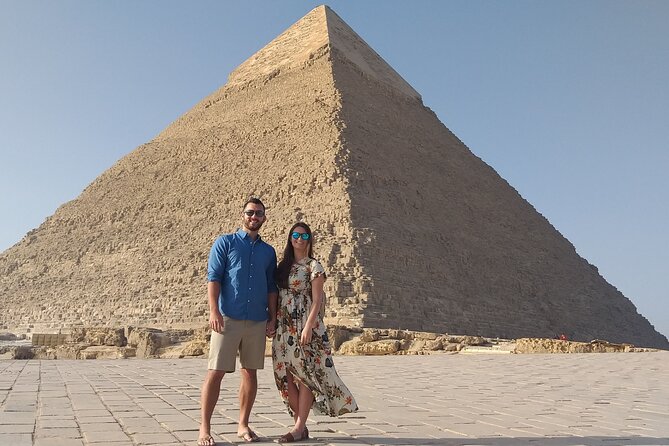 Private guided tour to Giza Pyramids, and Great Sphinx - The panoramic viewpoint delivers the classic photo