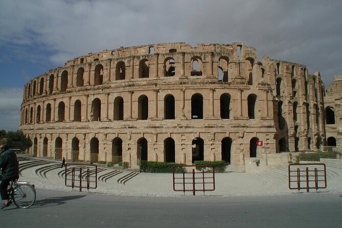 Private Tour to Kairouan, El Jem & Monastir from Tunis_hammamet - Kairouan’s Great Mosque and its enormous courtyard