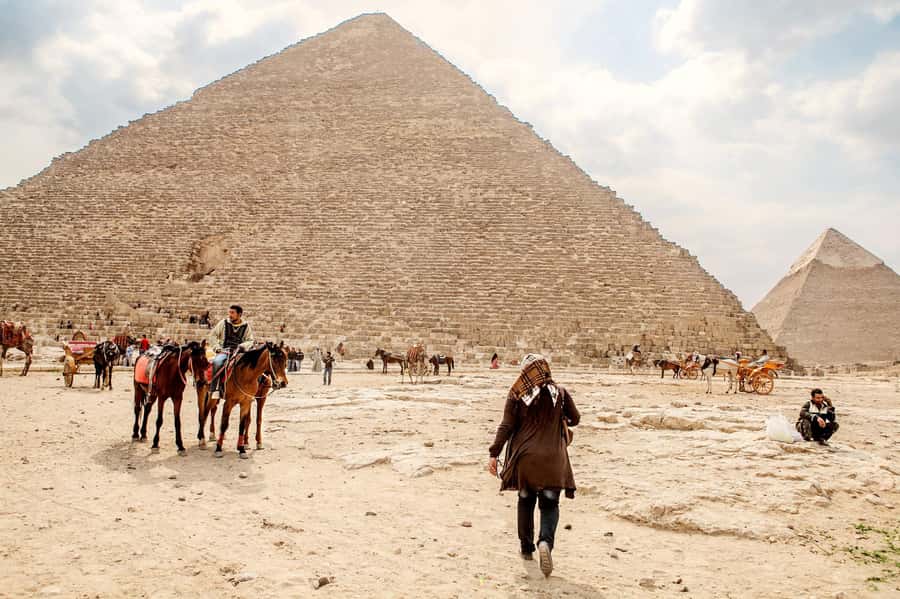 Pyramids of Giza and Great Sphinx: Private Half-Day Tour - Heat, clothing, and physical effort
