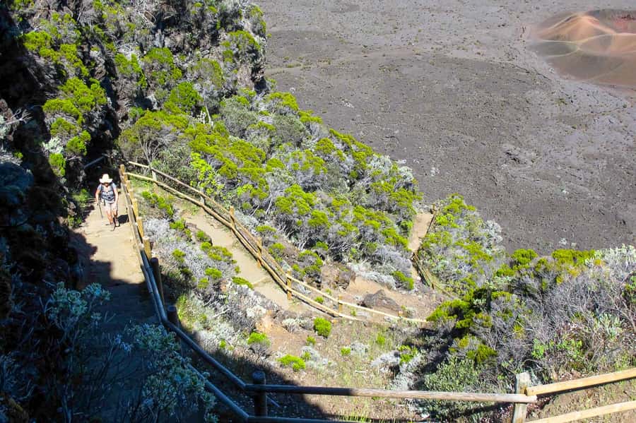 Réunion: Piton de la Fournaise Guided Volcano Hike - Starting above the volcano at Pas de Bellecombe