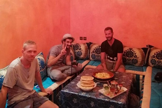 Sandboarding guided experience from Agadir - Mint tea and a meal in a Berber family home