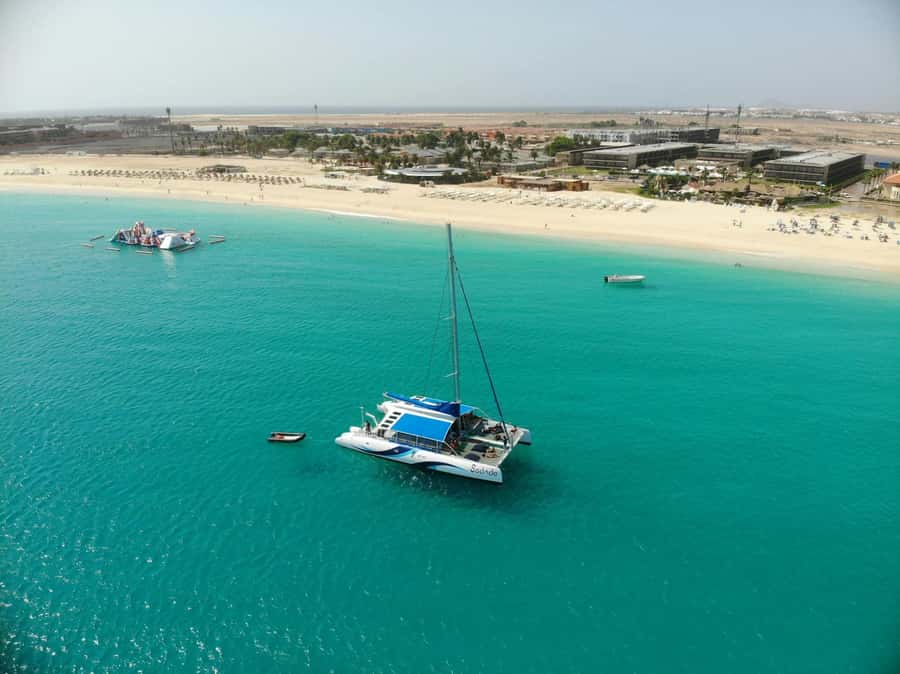 Santa Maria: Sal Island All-inclusive Adults-only Catamaran - Four hours between Palmeira and Monte Leão