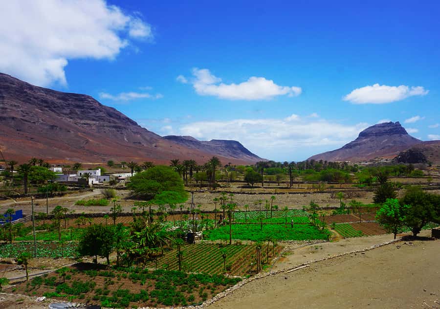 São Vicente Island: Full-Day Tour - Sand carried from the Sahara