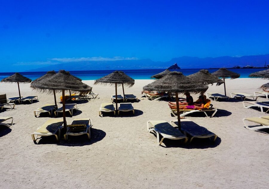 São Vicente Island: Full-Day Tour - Guides, languages, and group style