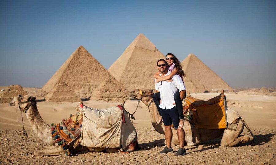 Sharm El-Sheikh: Full-Day Tour of Cairo and Pyramids by Bus - The Giza Plateau and three famous pyramids