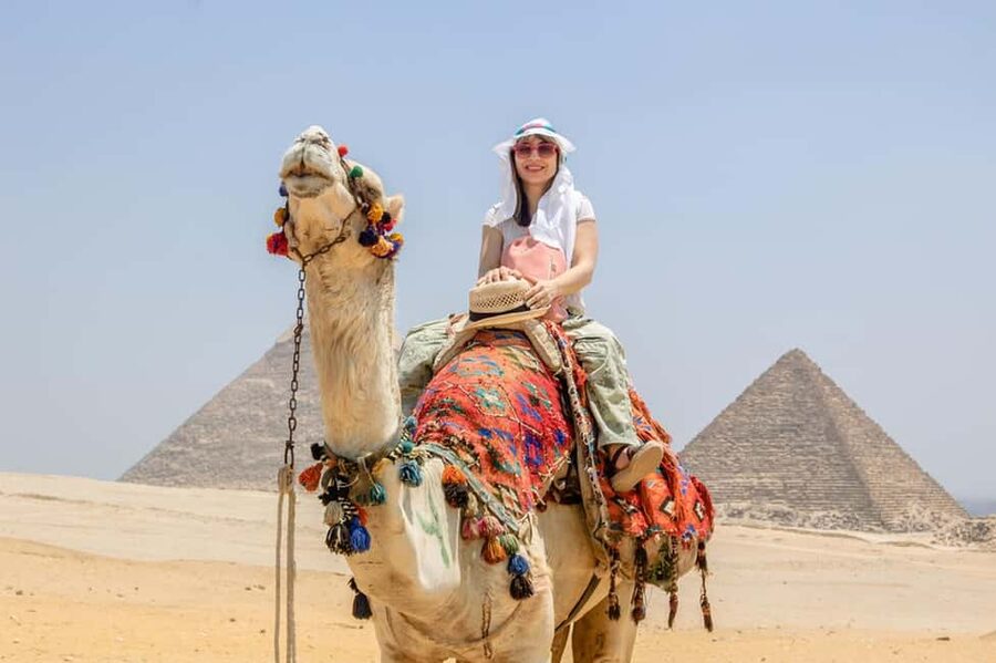 Sharm El-Sheikh: Full-Day Tour of Cairo and Pyramids by Bus - A pre-dawn start and a long road east