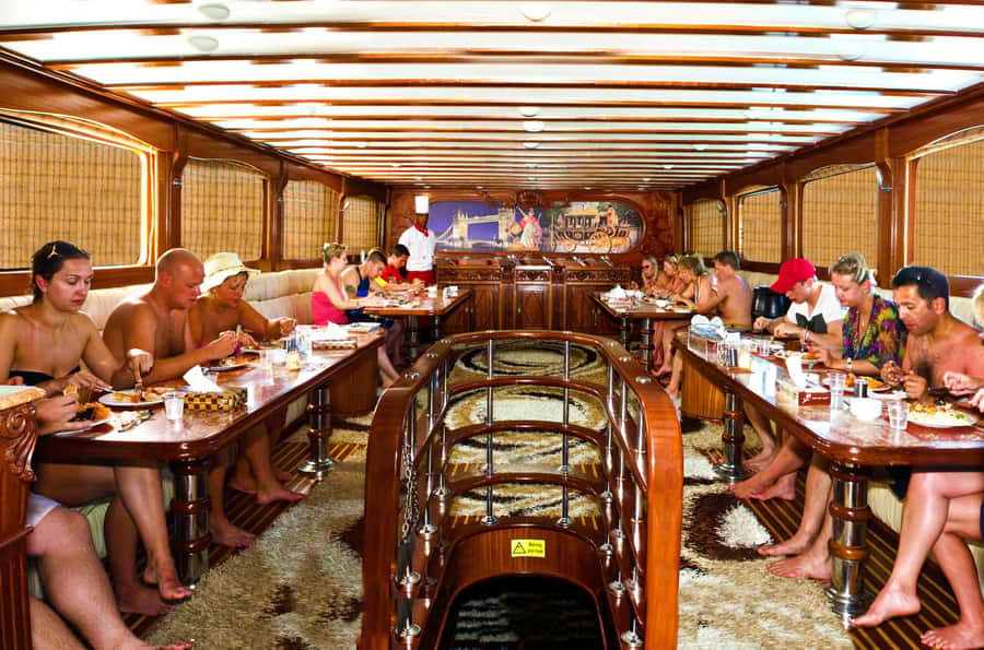 Sharm El-Sheikh: Luxury Ras Mohammed & White Island Cruise - White Island offers a different kind of stop