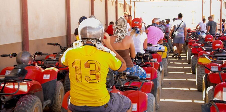 Sharm El Sheikh: Quad bike, Safari, Camel With Dinner & Show - Photo stops, sellers and the practical annoyances