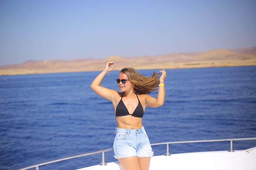 Sharm El Sheikh: Ras Mohamed Cruise with Snorkeling & Lunch - Lunch with a Red Sea view
