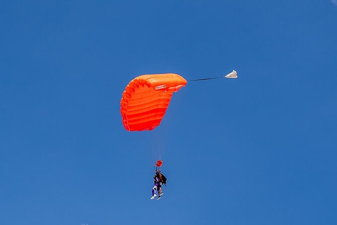 Skydive Zanzibar | Tandem Skydive - Who will enjoy this most