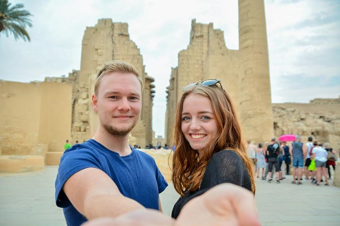 Small group Hurghada to Luxor, Valley of the Kings by Van - Lunch, the Nile crossing, and a change of pace