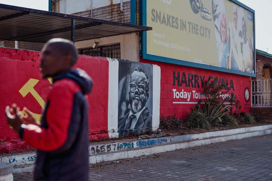 Soweto: Walking Tour with a Local Guide and Lunch - Desmond Tutu’s house and the wider freedom story