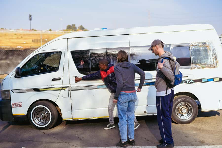 Soweto: Walking Tour with a Local Guide and Lunch - Local lunch on Vilakazi Street