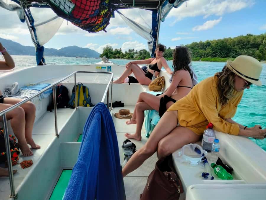 St. Anne Marine Park, Moyenne & Cerf Island Tour with Lunch - The second snorkeling stop around Cerf Island