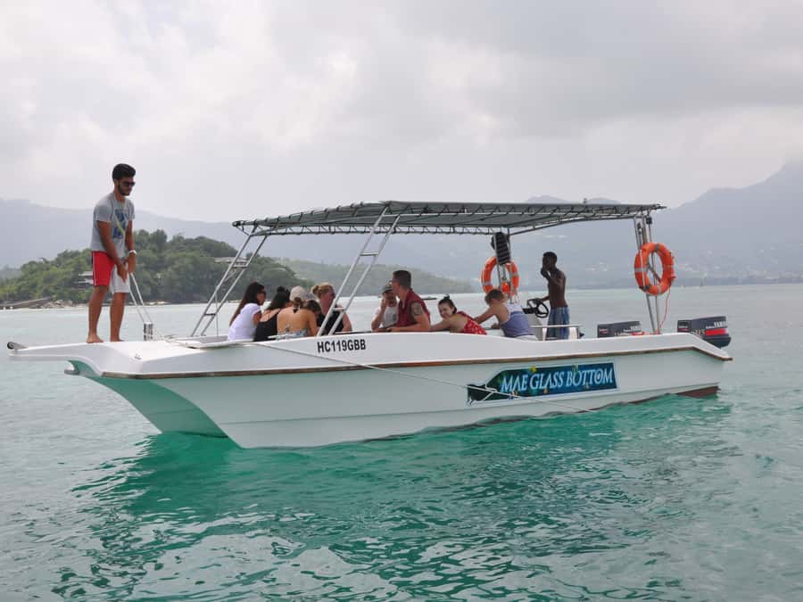St. Anne Marine Park, Moyenne & Cerf Island Tour with Lunch - Should you book the St. Anne, Moyenne, and Cerf tour?