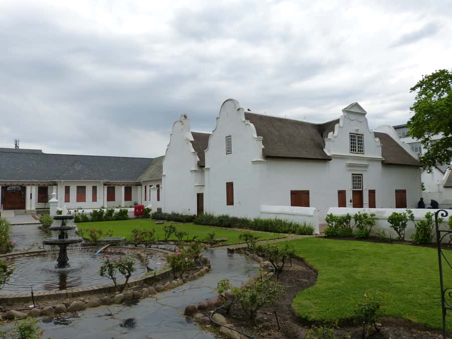 Stellenbosch: Guided Historical Walking Tour - Reading the Cape Dutch buildings