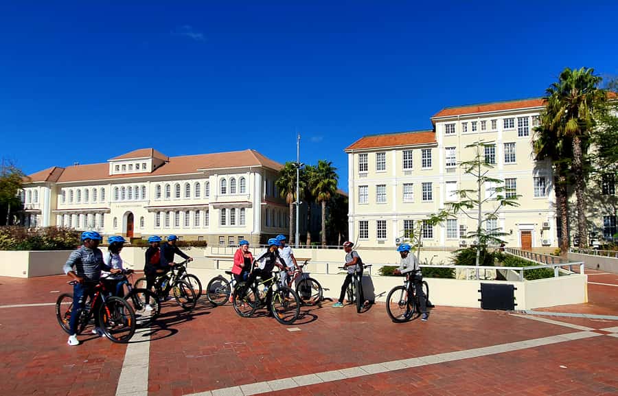 Stellenbosch: Historical Bike Tour & Wine Tasting - Guide quality and group size
