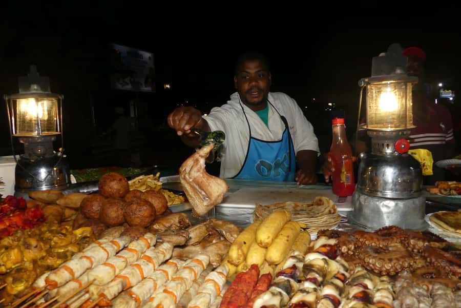 Stonetown: Food Markets and Street Food Walking Tour - Zanzibar Pizza, Shawarma, and Sugarcane Juice