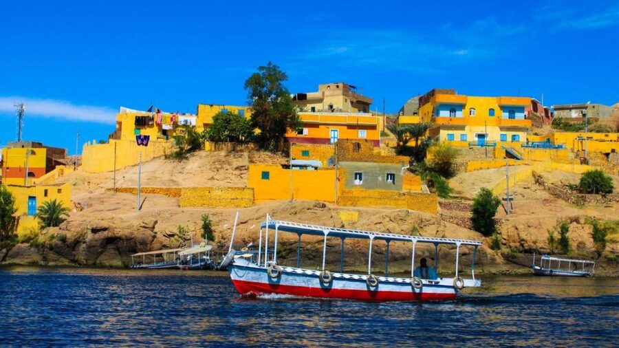 The Nile: Felucca Ride with Meal and Transfers - The guides and the human side of the tour