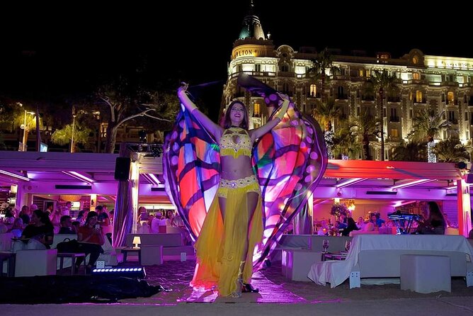 Top Rated Cairo Nile Dinner Cruise with Live Belly Dancer & Folk - Boarding the boat and settling in
