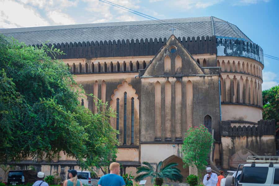 Zanzibar: Stone Town, Spice Tour, Prison Island with Lunch - Stone Town rewards the guide who tells the story